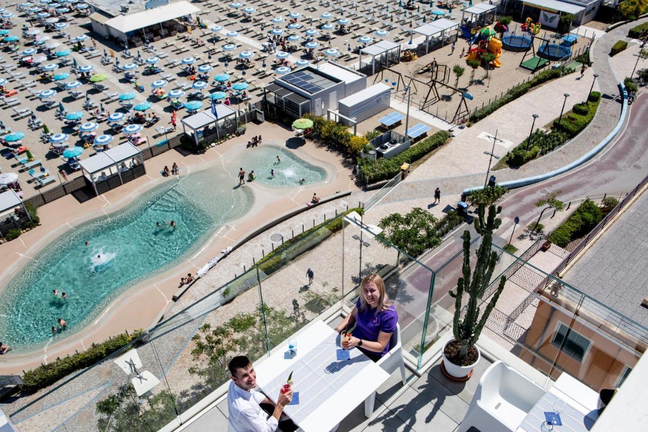 Hotel Alexandra - Beach Front - Healthy Xxl Breakfast & Brunch Until 12 30 - Parking Included Misano Adriatico Exterior foto