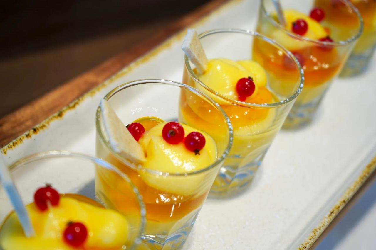 Hotel Alexandra - Beach Front - Healthy Xxl Breakfast & Brunch Until 12 30 - Parking Included Misano Adriatico Exterior foto