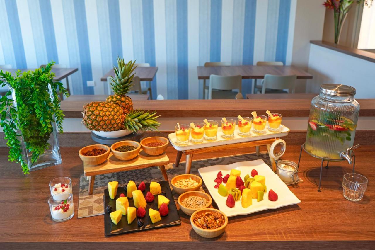 Hotel Alexandra - Beach Front - Healthy Xxl Breakfast & Brunch Until 12 30 - Parking Included Misano Adriatico Exterior foto
